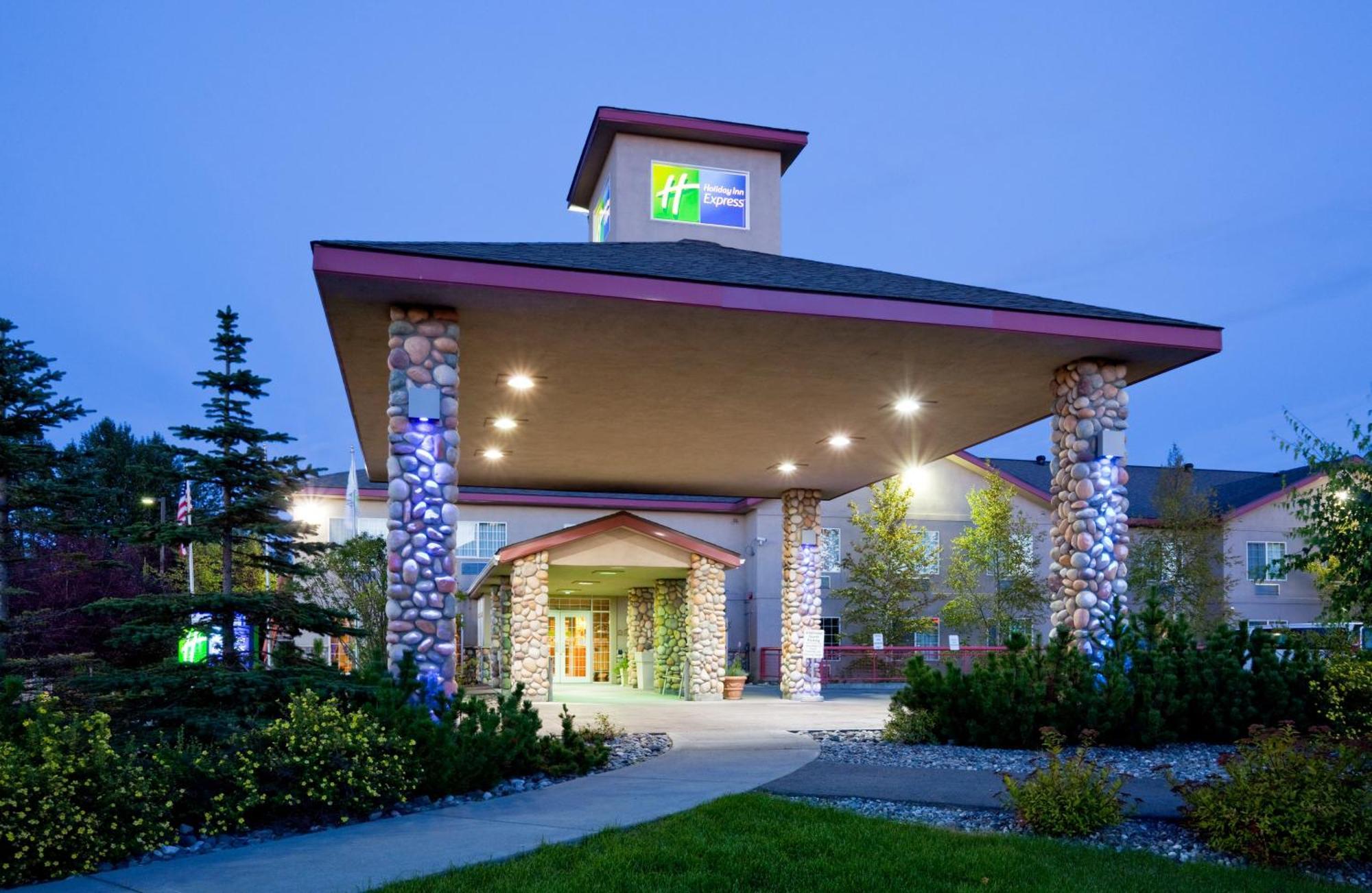 Отель Wyndham Garden Anchorage Airport Экстерьер фото