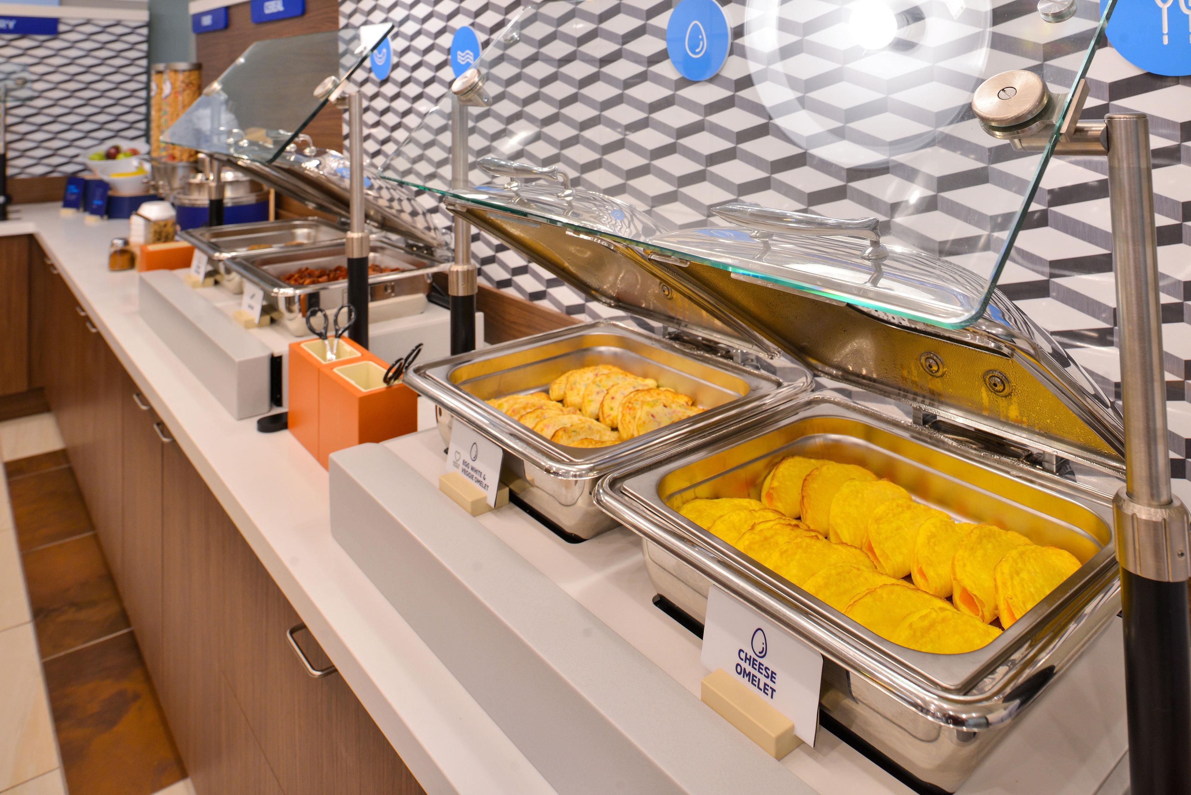 Отель Wyndham Garden Anchorage Airport Экстерьер фото