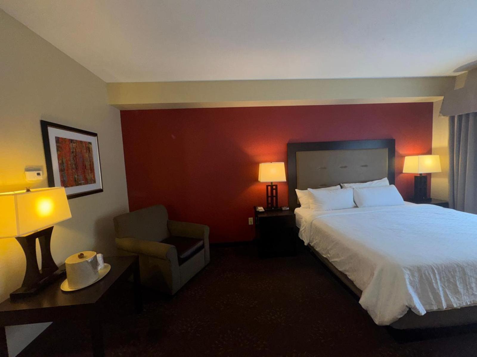 Отель Wyndham Garden Anchorage Airport Экстерьер фото