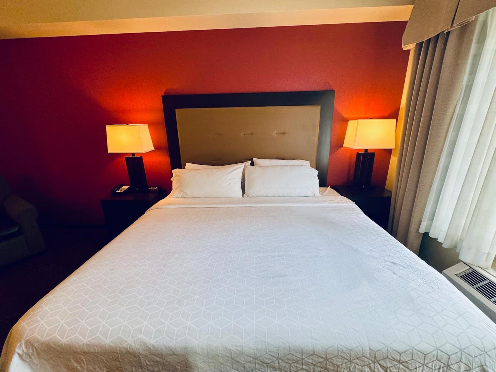 Отель Wyndham Garden Anchorage Airport Экстерьер фото
