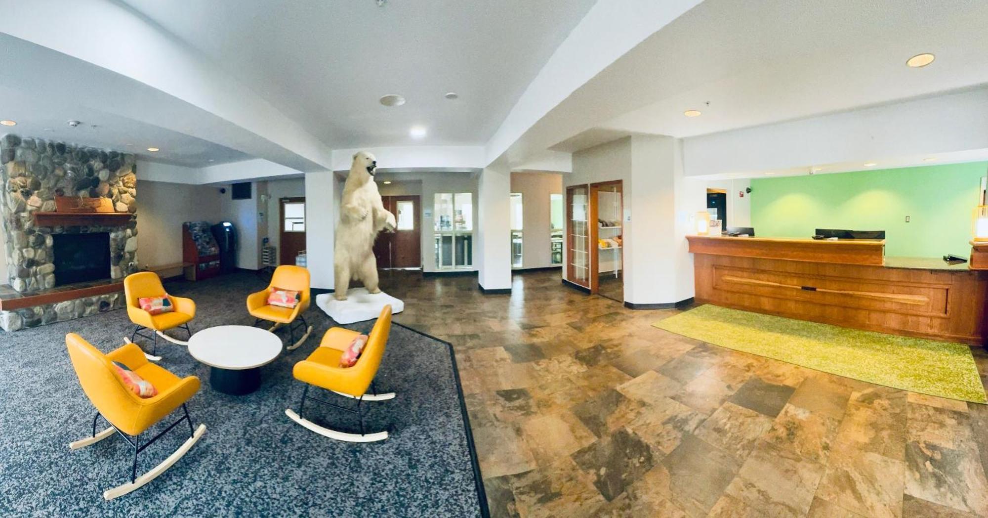 Отель Wyndham Garden Anchorage Airport Экстерьер фото