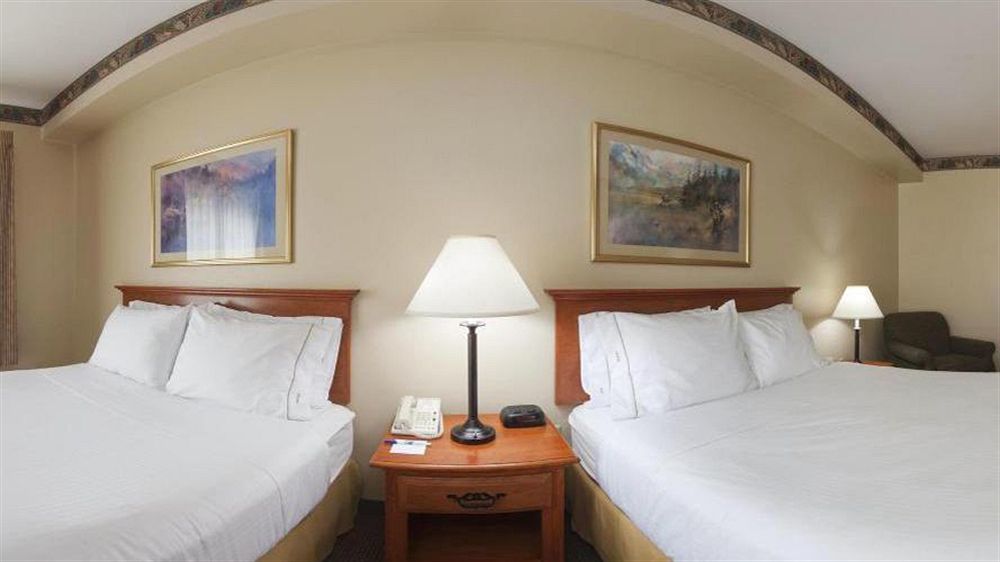 Отель Wyndham Garden Anchorage Airport Экстерьер фото