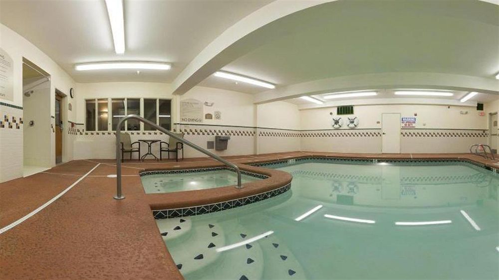Отель Wyndham Garden Anchorage Airport Экстерьер фото