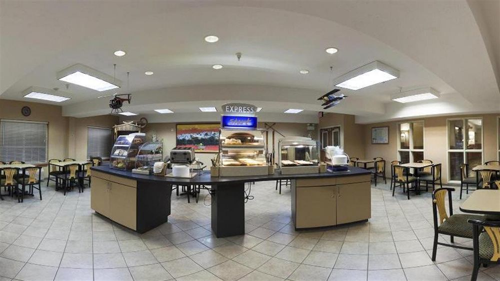 Отель Wyndham Garden Anchorage Airport Экстерьер фото
